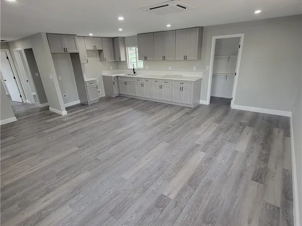 12423 Ridgewood Dr, Yucaipa, CA 92399