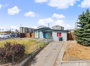 912 W Loop Dr, Moses Lake, WA 98837
