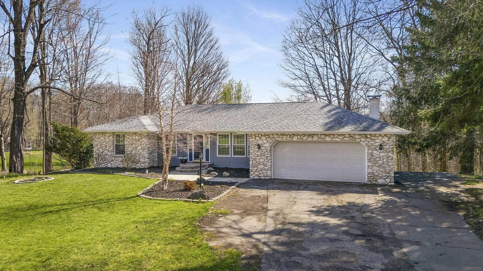 167 N Woodland Dr photo 1