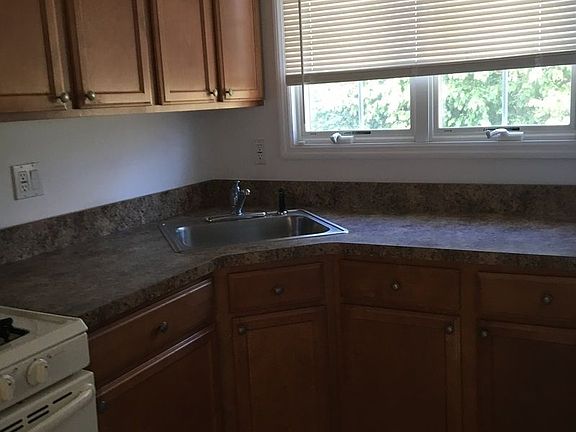 5th image of 41 Barton Ave #2