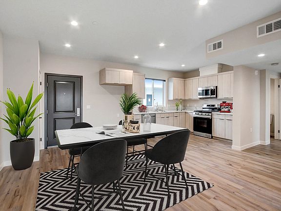 4th image of 5501 Laurel Canyon Blvd #315