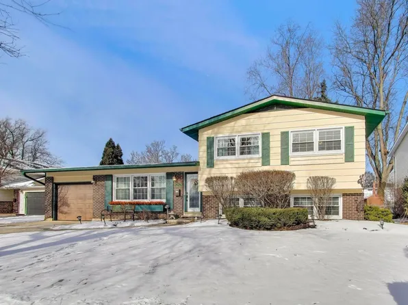 504 W Braeside Dr, Arlington Heights, IL 60004