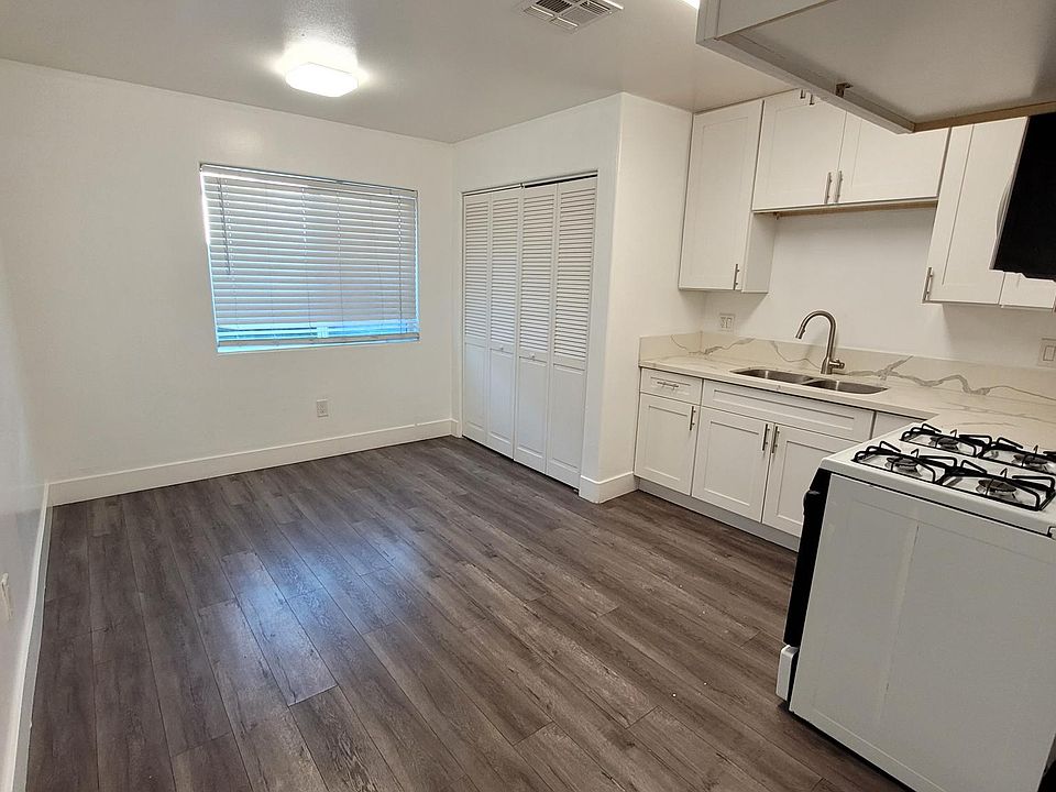 1st image of 25207 Frampton Ave #2