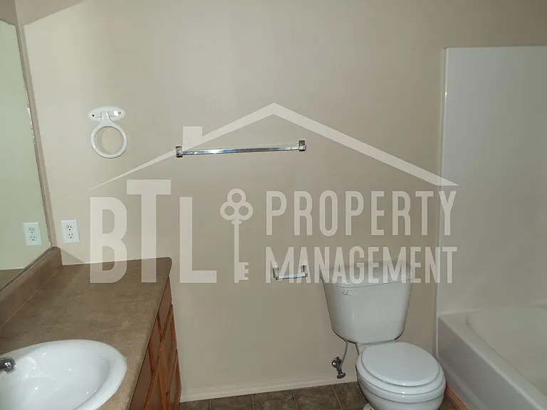 5012 Orchard Ln — Photo 12