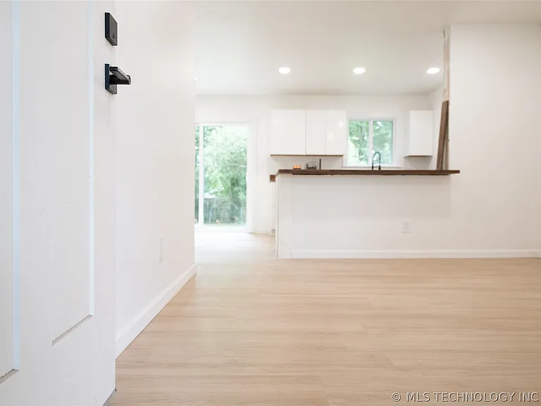 909 W El Paso Pl — Photo 6