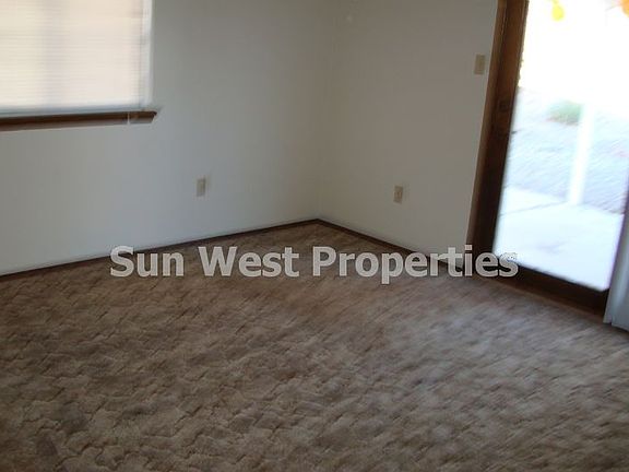 5th image of 1014 N Loma Linda Ave