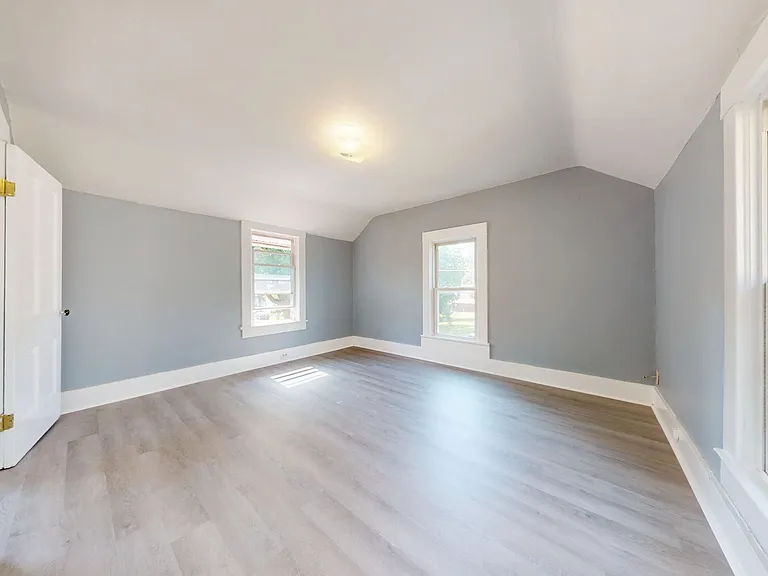 19 W Tucker Ave — Photo 10