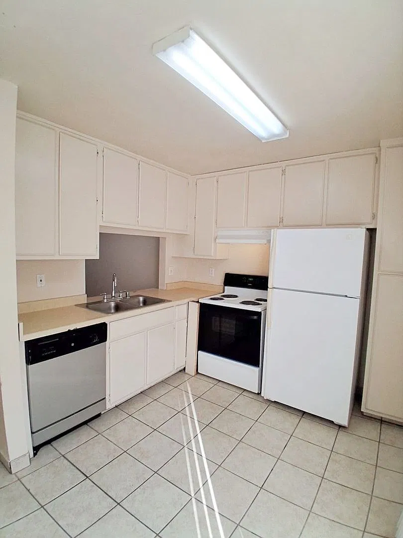 4781 N. Polk Ave. — Photo 3