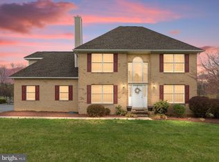 768 Pheasant Hill Rd, Summit Point, WV 25446