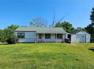 30720 W 83rd St, De Soto, KS 66018