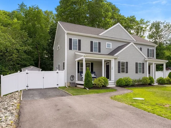 30 Oak Meadow Pl #30, Bridgewater, MA 02324
