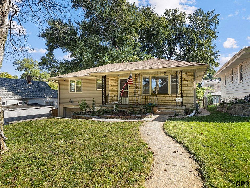 1st image of 2929 N 55th St
