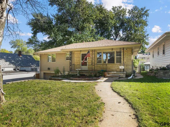 2929 N 55th St, Omaha, NE 68104