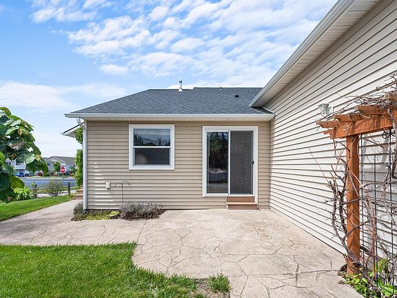 5th image of 1308 Edinborough Ct