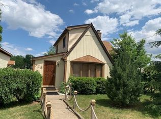 715 N Water St, South Elgin, IL 60177