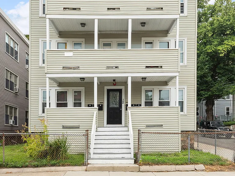 12 Ashland St #1L — Photo 10