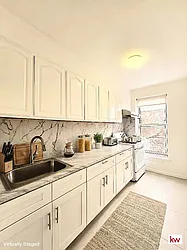 800 Lexington Avenue, #2