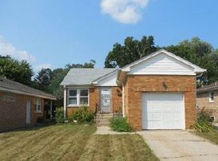 4262 Main St, Skokie, IL 60076