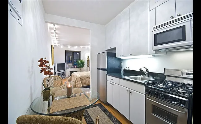 Rented by R & E Real Estate Management Co Inc | media 12