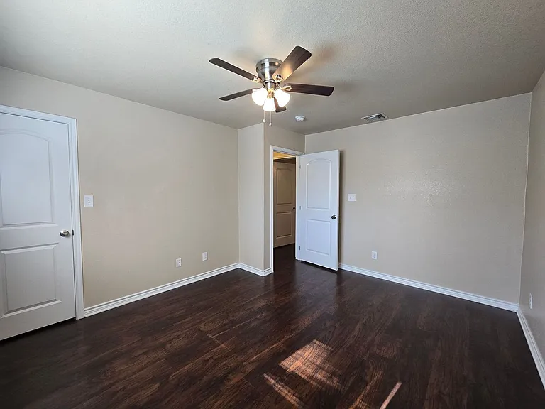 1101 Grace Point Dr #B — Photo 19