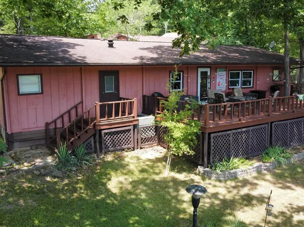 540 Marina Cir, Creal Springs, IL 62922