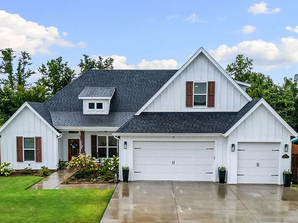 6000 W Moon Dust Dr, Rogers, AR 72758