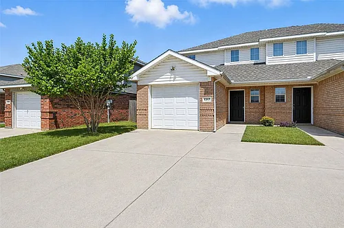 1317 Village Garden Dr Photo 1