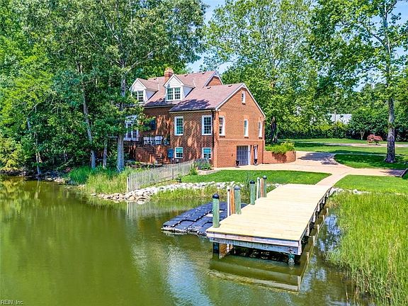 5th image of 915 Pine Knob Way