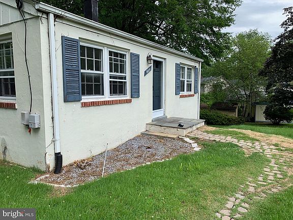 4th image of 8320 Robey Ave