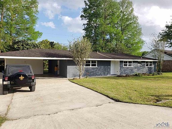2nd image of 807 Edgewood Dr