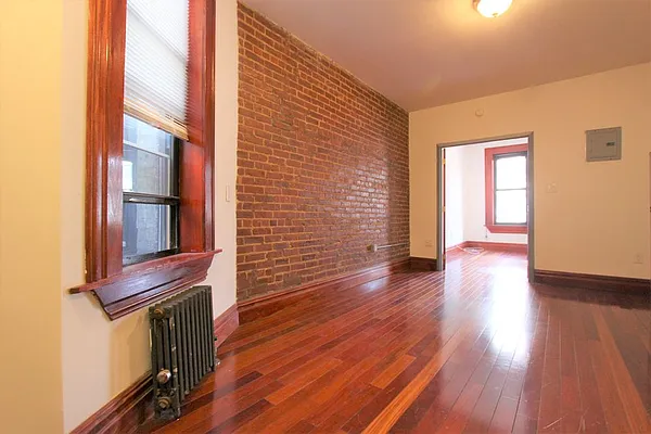 Rented by Dynamik Realty | media 13