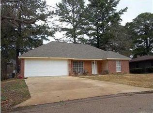 2552 Upper Dr, Pearl, MS 39208