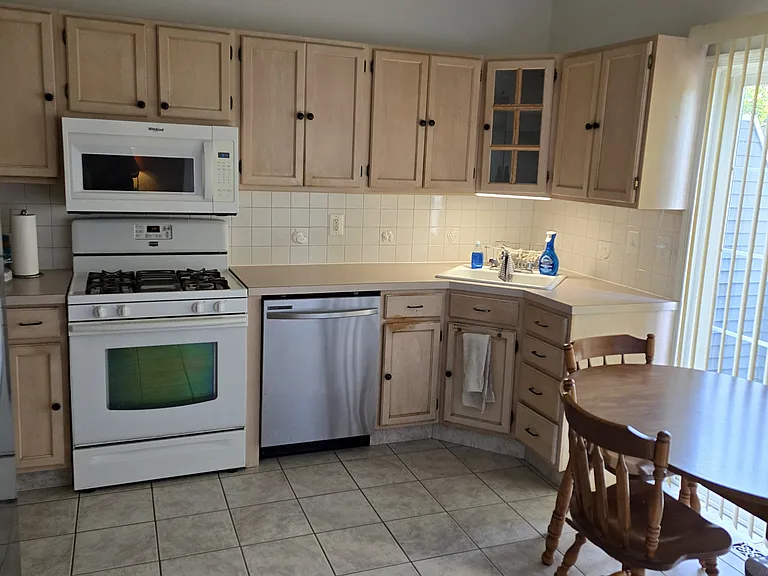 155 Woodstream Ct — Photo 15