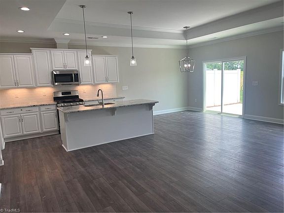 4th image of 823 Bell Mare Dr #710