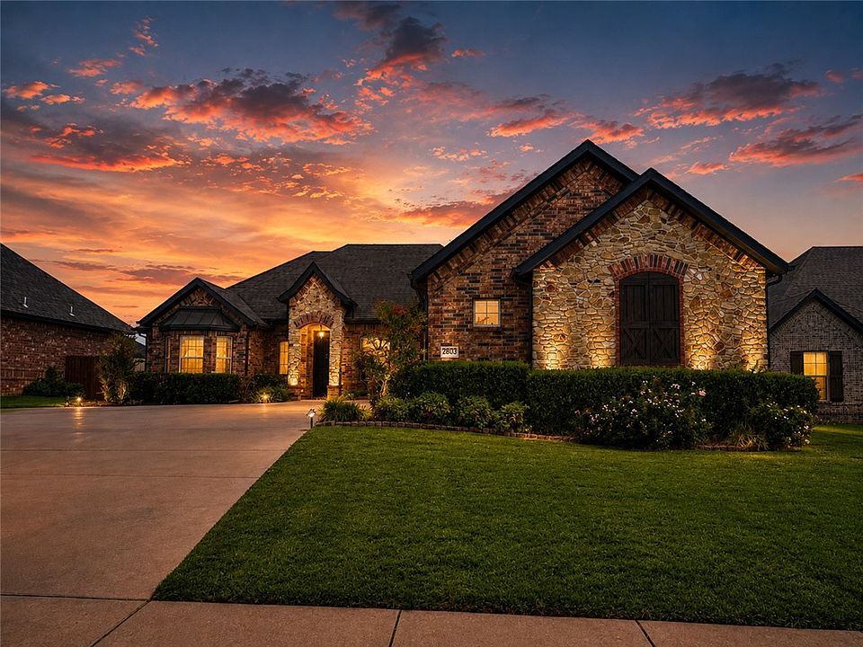 1st image of 2803 Hazelnut Ave