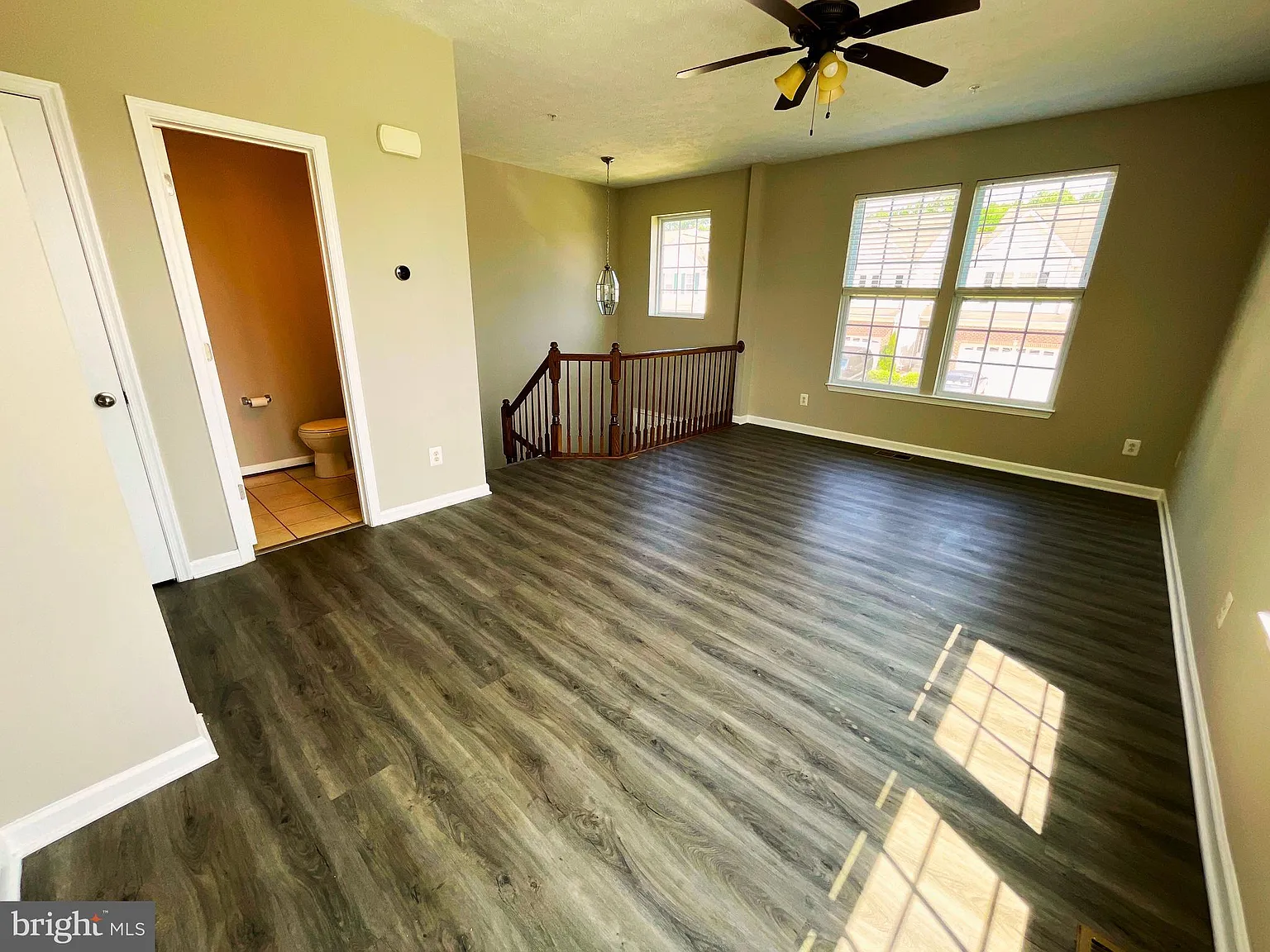 4 bed, 3.5 bath, 1860 sqft, $2,700 — Photo 3