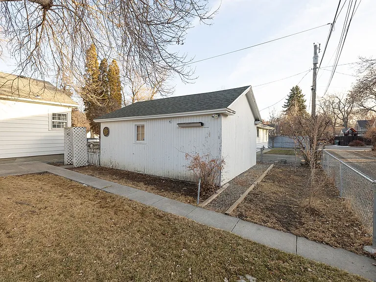2208 Pine St — Photo 25