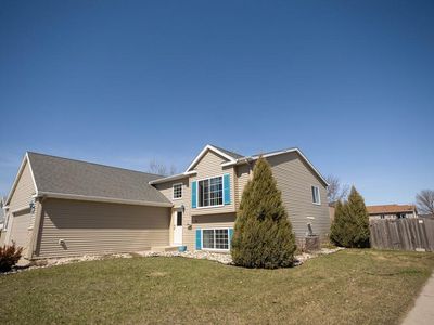 2111 61st Ave S, Fargo, ND, 58104