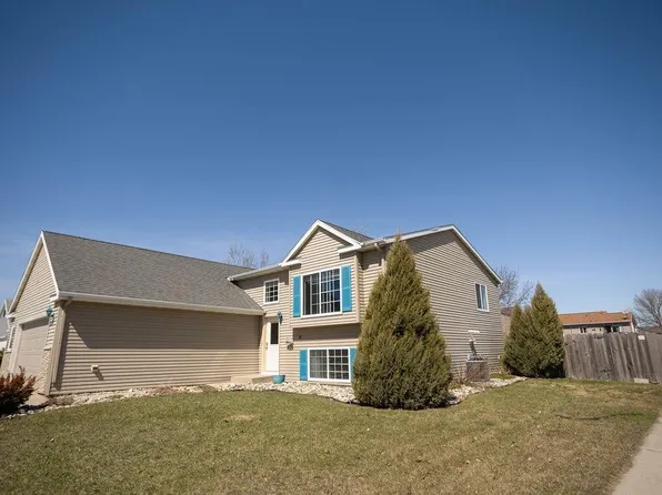 2111 61st Ave S, Fargo, ND 58104