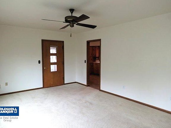 5th image of 610 N Finch St
