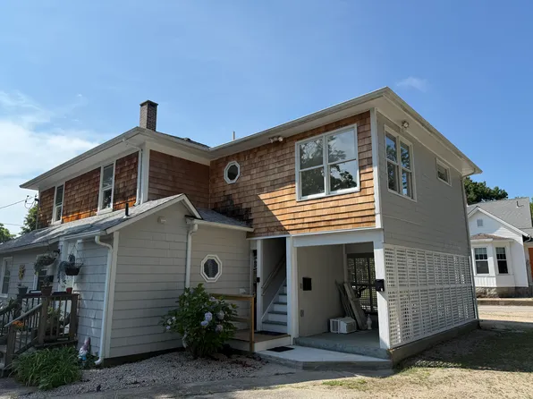 291 Columbia St, South Kingstown, RI 02879