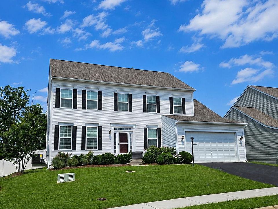 1st image of 106 Bradley Ct