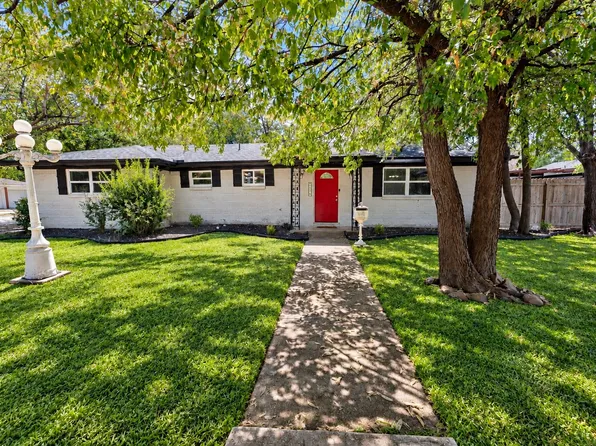 4928 Ira St, Haltom City, TX 76117
