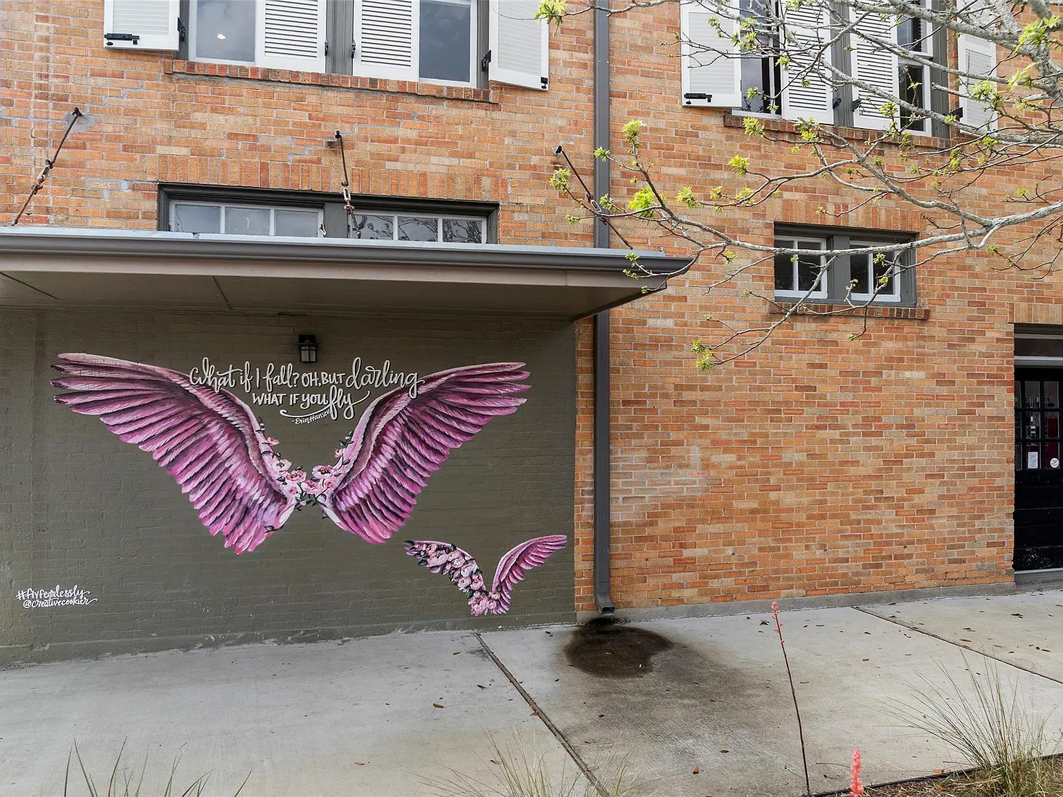 1 bed, 1.0 bath, 2000 sqft, $2,200 — Photo 2