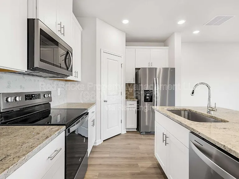 4110 County Down Ave — Photo 8
