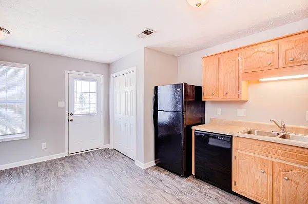2 bed, 1100 sqft, $1,000 — Photo 4