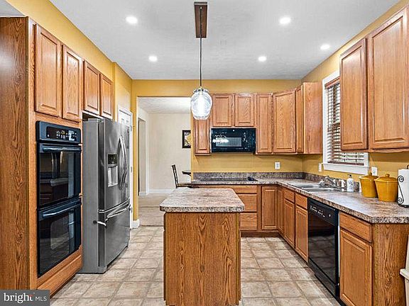 2nd image of 18490 Matthews Dr