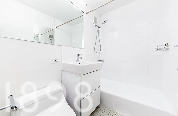 Rented by A&E Real Estate Management | media 7