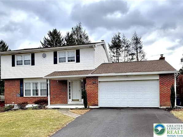 7270 Hillcrest Dr, Macungie, PA 18062