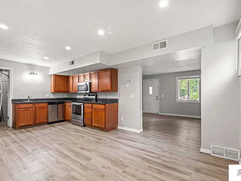 3012 Menke Cir — Photo 6